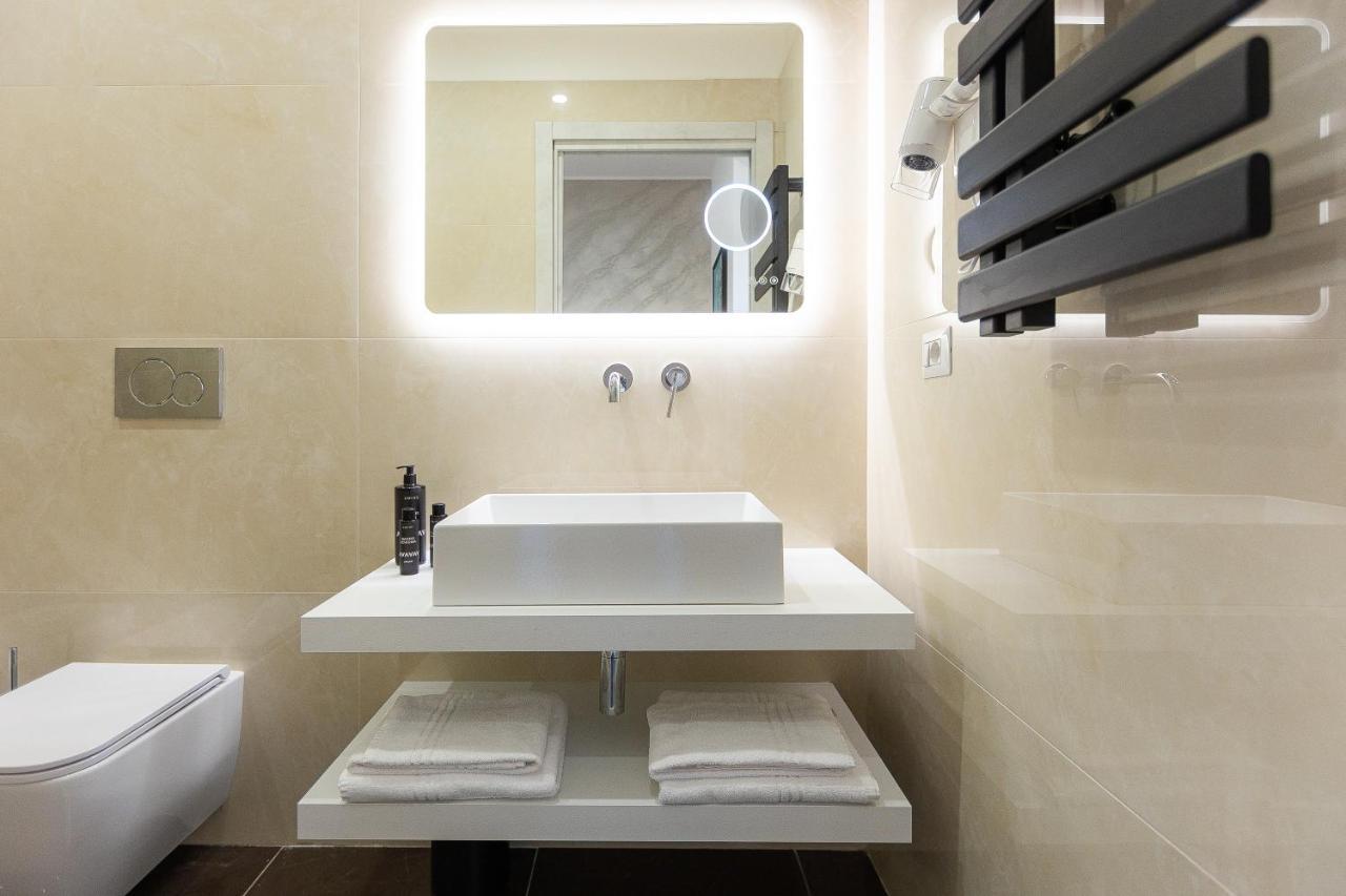 Kosmo Rome Luxury Hotel ภายนอก รูปภาพ